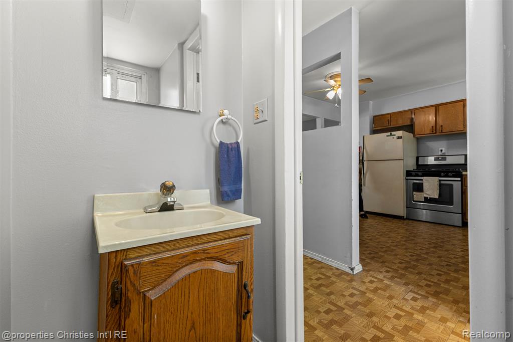 8139 Bristol Street, Westland, MI — Photo 24
