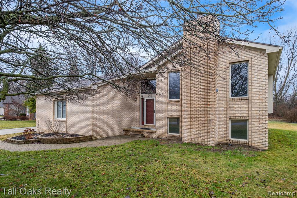 2411 Briar Creek Lane, Burton, MI 48509 — Photo 2