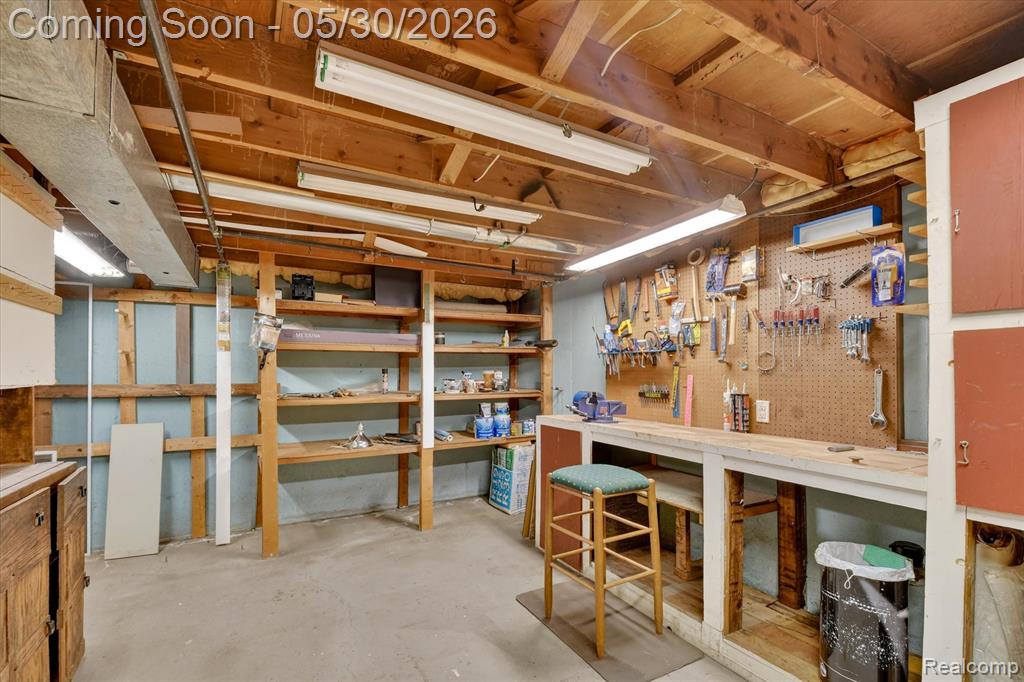 721 Robbinann Drive, Waterford, MI 48328 — Photo 33
