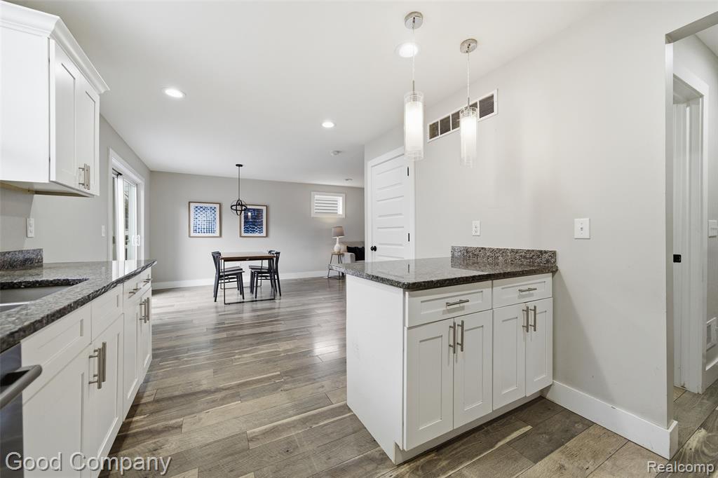 568 E Coy Avenue, Hazel Park, MI 48030 — Photo 10