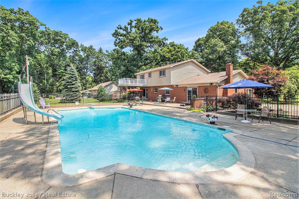 8900 Rickett Road, Brighton, MI 48116 — Photo 24