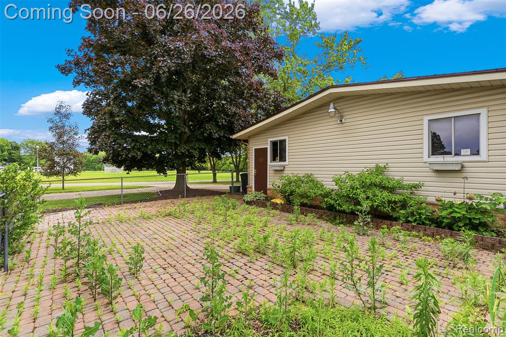 5120 Hillcrest Circle, Flint, MI 48506 — Photo 38