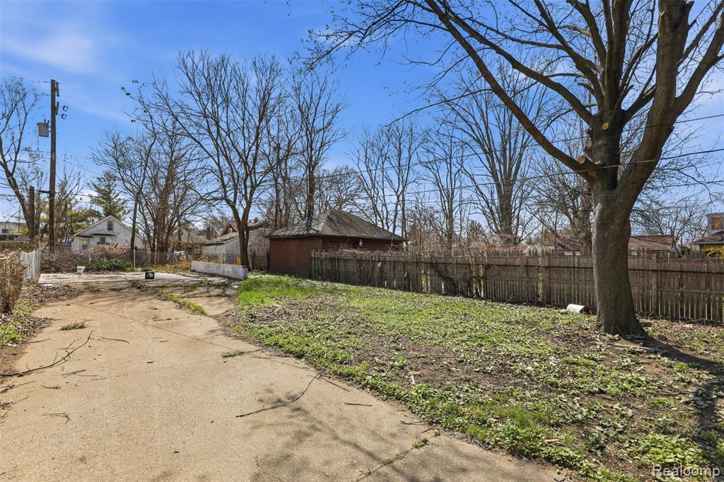 7474 E Robinwood Street, Detroit, MI 48234 — Photo 23