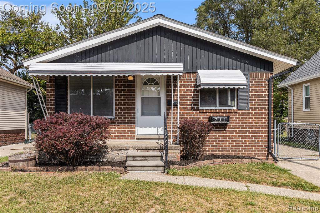 751 E Maxlow Avenue, Hazel Park, MI 48030 — front exterior