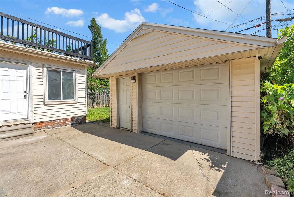 8128 Grayfield Street, Dearborn Heights, MI 48127 — Photo 8
