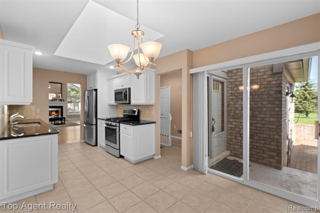 48607 Sutton Bay Court, Shelby Twp, MI 48315 — Photo 9