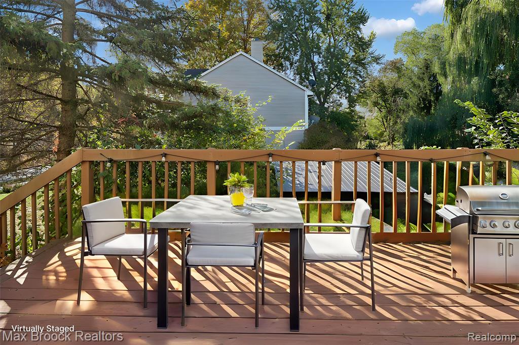 758 Huntclub Boulevard, Auburn Hills, MI 48326 — Photo 32