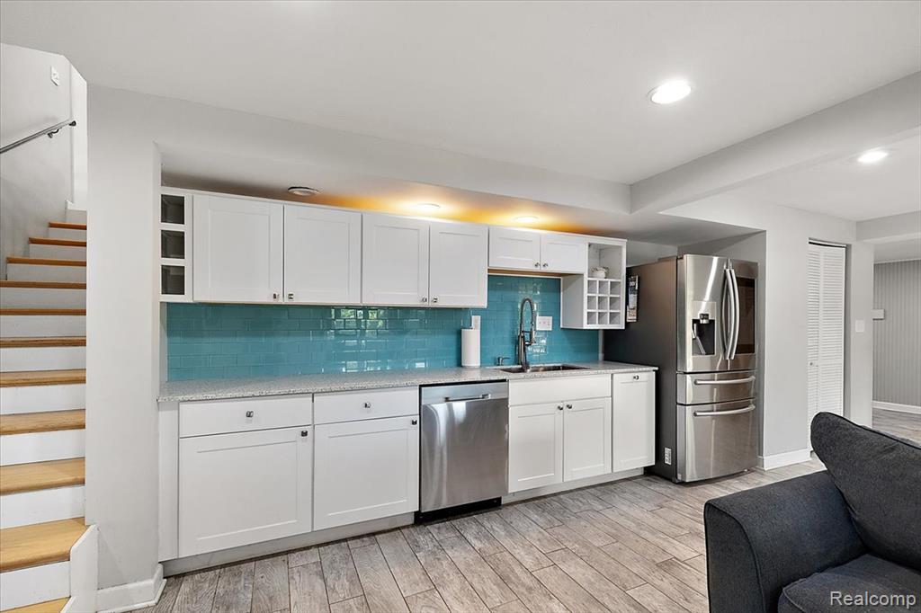7291 Parkwood Drive, Fenton, MI 48430 — Photo 40