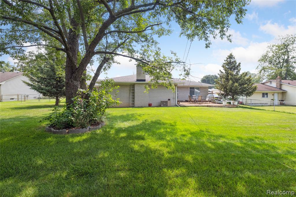 8268 Cooley Beach Drive, White Lake, MI — Photo 45