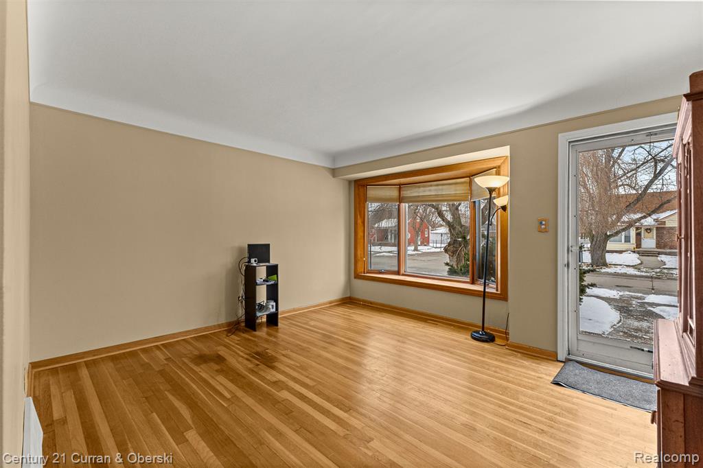 9804 Hubert Avenue, Allen Park, MI 48101 — Photo 4