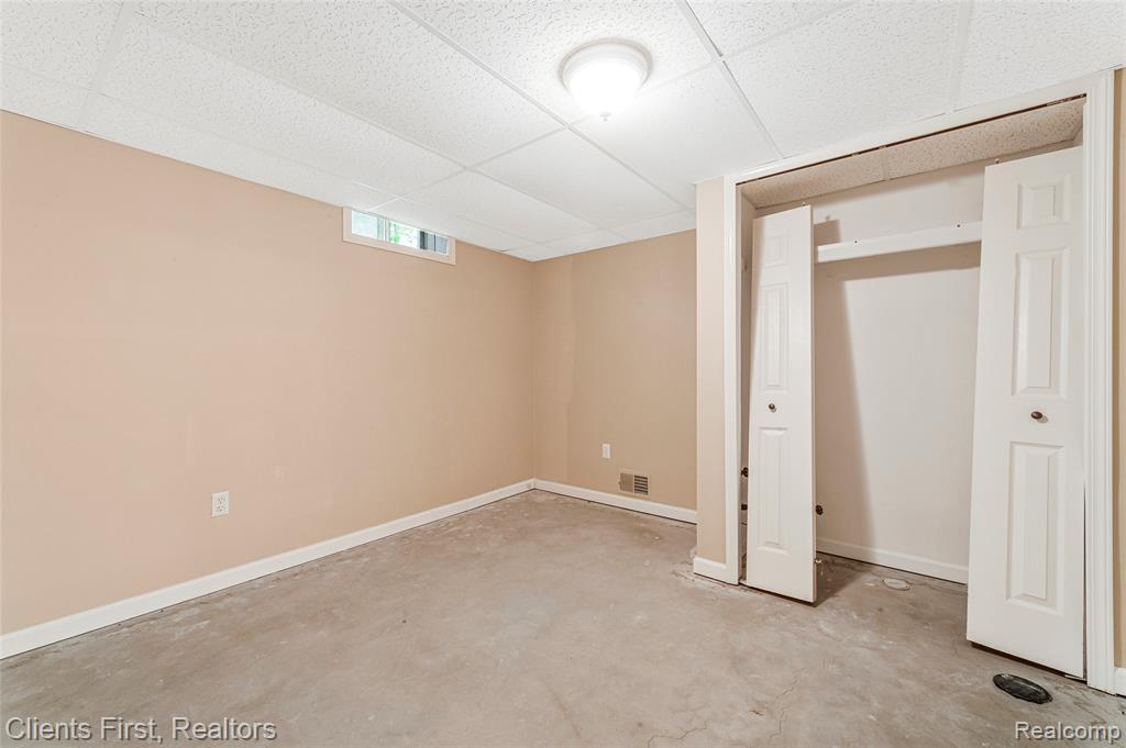 4840 Gilbo Avenue, Waterford, MI 48328 — Photo 30