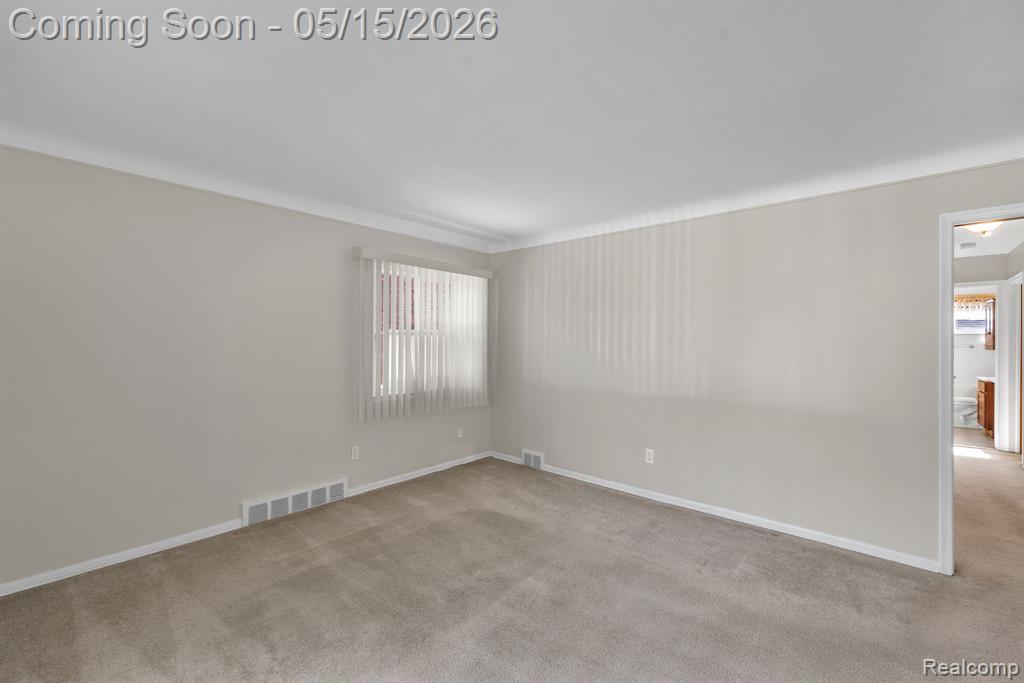8610 N Evangeline Street, Dearborn Heights, MI 48127 — Photo 18