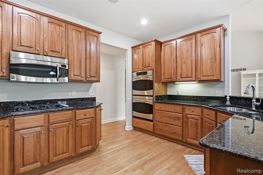 6228 Windemere Point, Brighton, MI 48116 — Photo 16