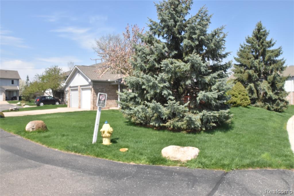 23436 Mahoney Court, 182, Trenton, MI 48183 — Photo 21