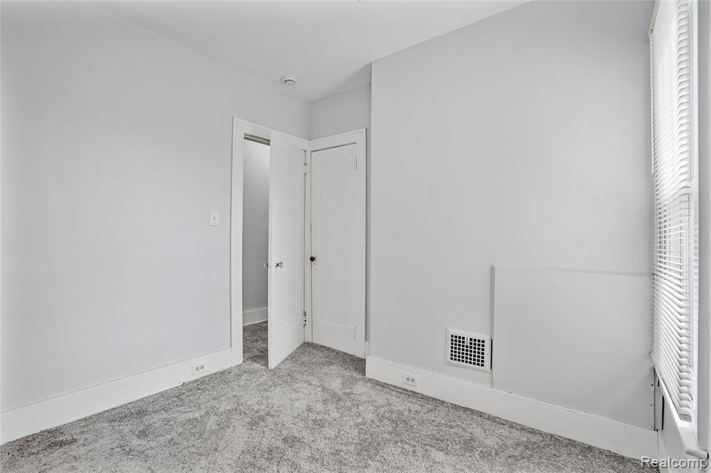 611 Emmons Boulevard, Wyandotte, MI 48192 — Photo 16