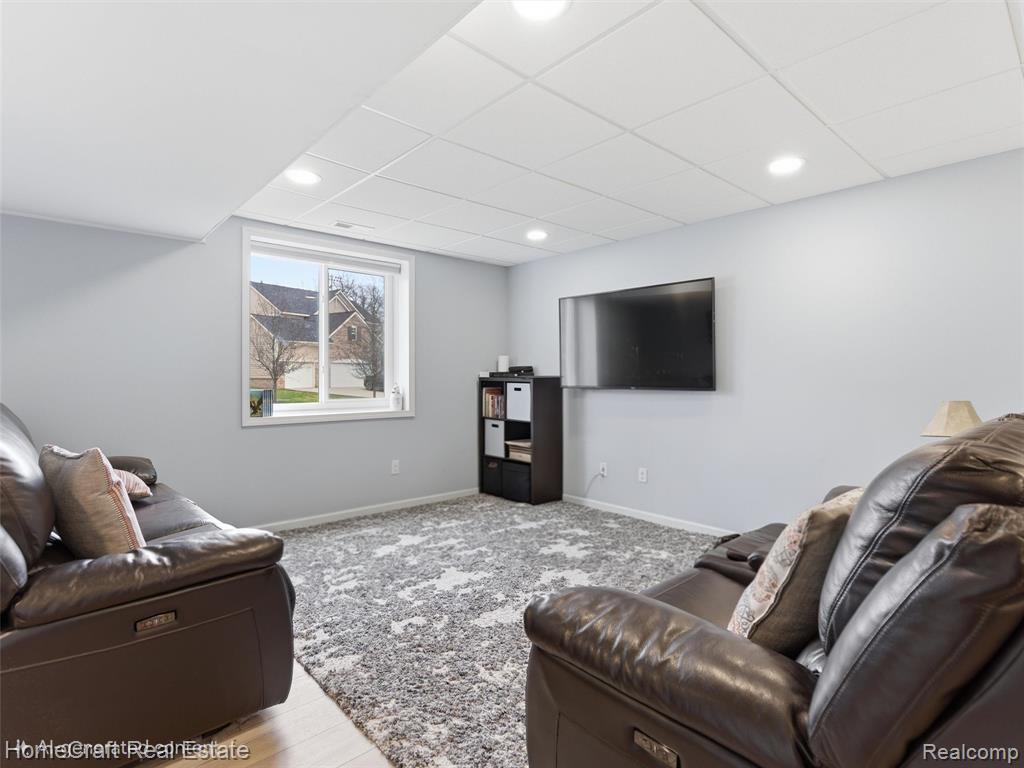 6031 BALMORAL Way, Commerce Twp, MI 48382 — Photo 34