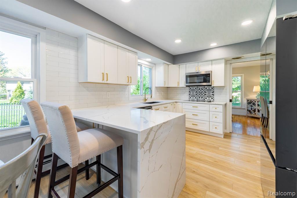 46682 Danbridge Court, Plymouth, MI 48170 — Photo 9
