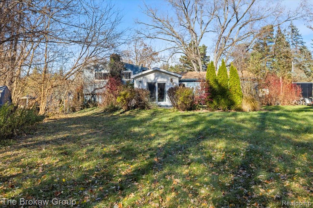 10490 Green Road, Goodrich Vlg, MI — Photo 42