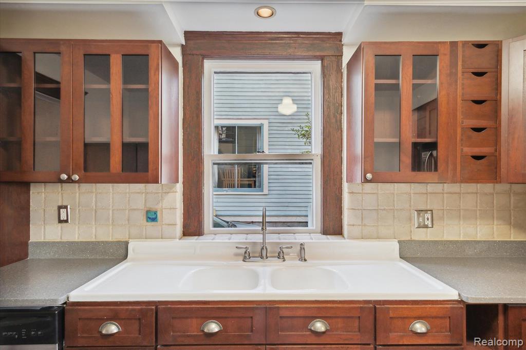 618 W LIBERTY Street, Ann Arbor, MI 48103 — Photo 18