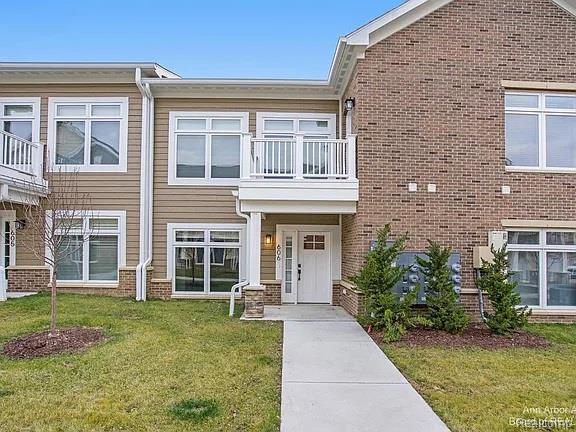 606 Boardwalk Lane, Dexter, MI 48130
