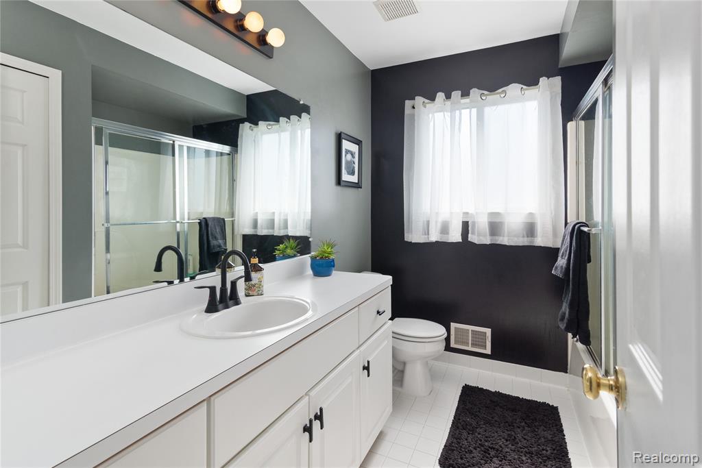 53821 Blakely Court, New Baltimore, MI 48047 — Photo 27