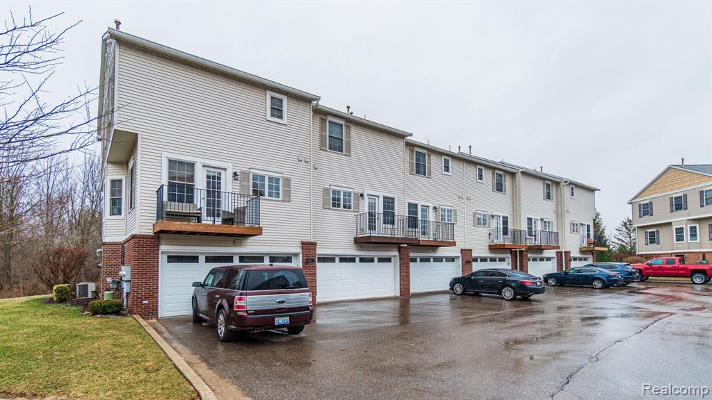 784 Eagle Drive, # 20, Fenton, MI 48430 — Photo 2
