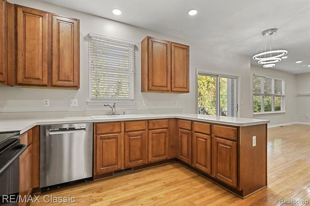 43008 EMERSON Way, Novi, MI — Photo 11
