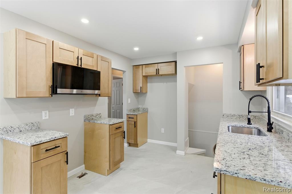 16221 Wormer Street, Detroit, MI 48219 — Photo 10
