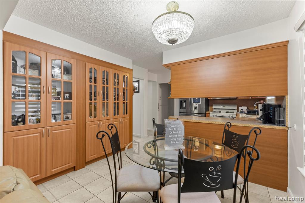 26611 Cecile Street, Dearborn Heights, MI 48127 — Photo 13