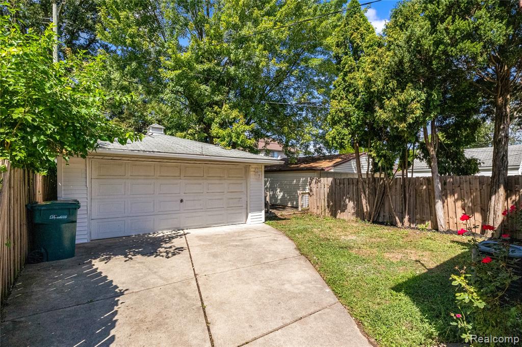 5061 Curtis Street, Dearborn, MI 48126 — Photo 24