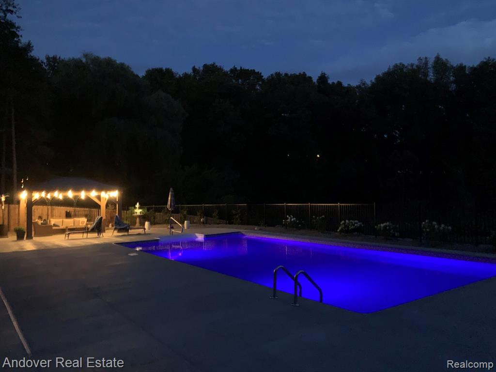 9581 AUTUMNWOOD Circle, Kalamazoo, MI 49009 — Photo 47