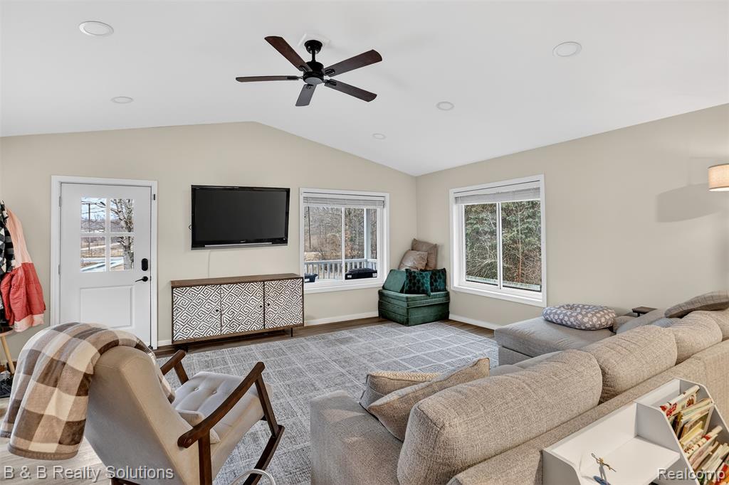 3280 Waltan Road, Vassar, MI 48768 — Photo 5