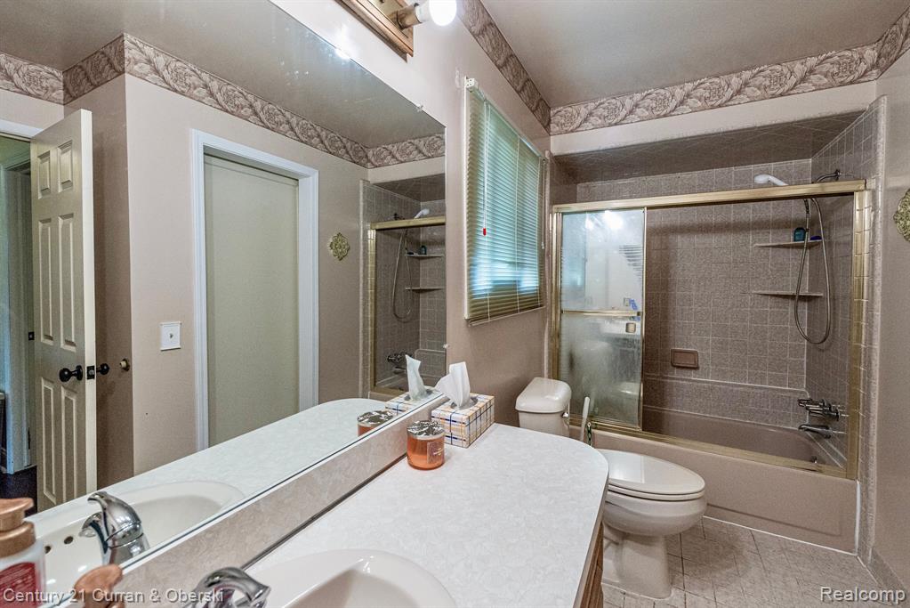 40306 LA GRANGE Drive, Sterling Heights, MI 48313 — Photo 17