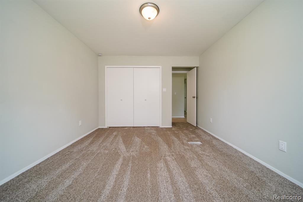 4865 Huston Drive, Lake Orion, MI — Photo 33