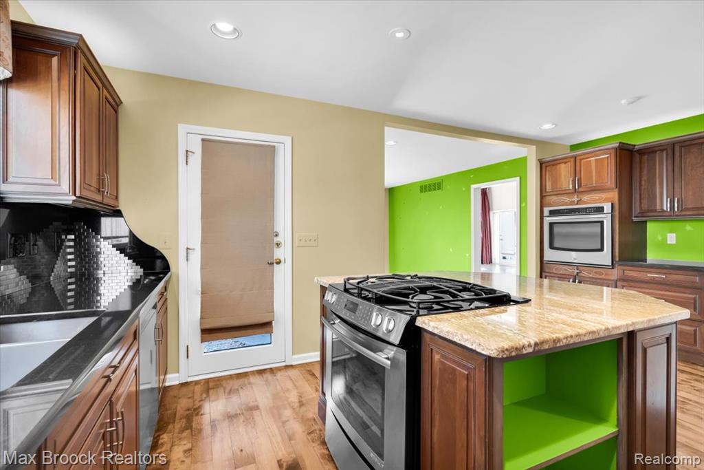 11633 Lorenz Way, Plymouth, MI 48170 — Photo 13