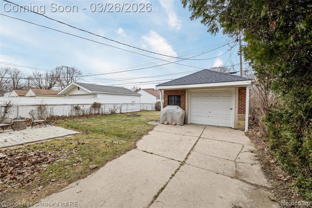 20631 Lochmoor Street, Harper Woods, MI 48225 — Photo 30