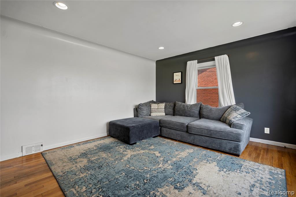 48425 Romeo Plank Road, Macomb, MI 48044 — Photo 4