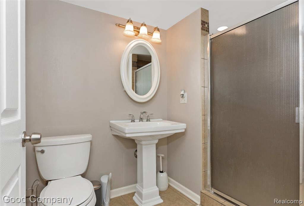 905 Parliament Avenue, Madison Heights, MI 48071 — Photo 19