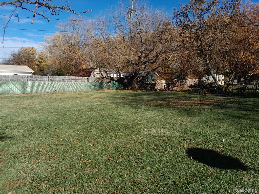 5111 Paro Drive, Flint, MI 48506 — Photo 23