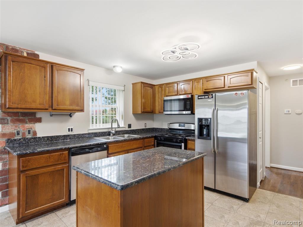 45650 Kennedy Avenue, Shelby Twp, MI 48315 — Photo 15