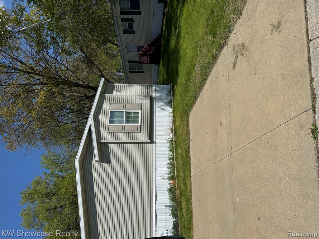 1414 Nardeer St., Novi, MI