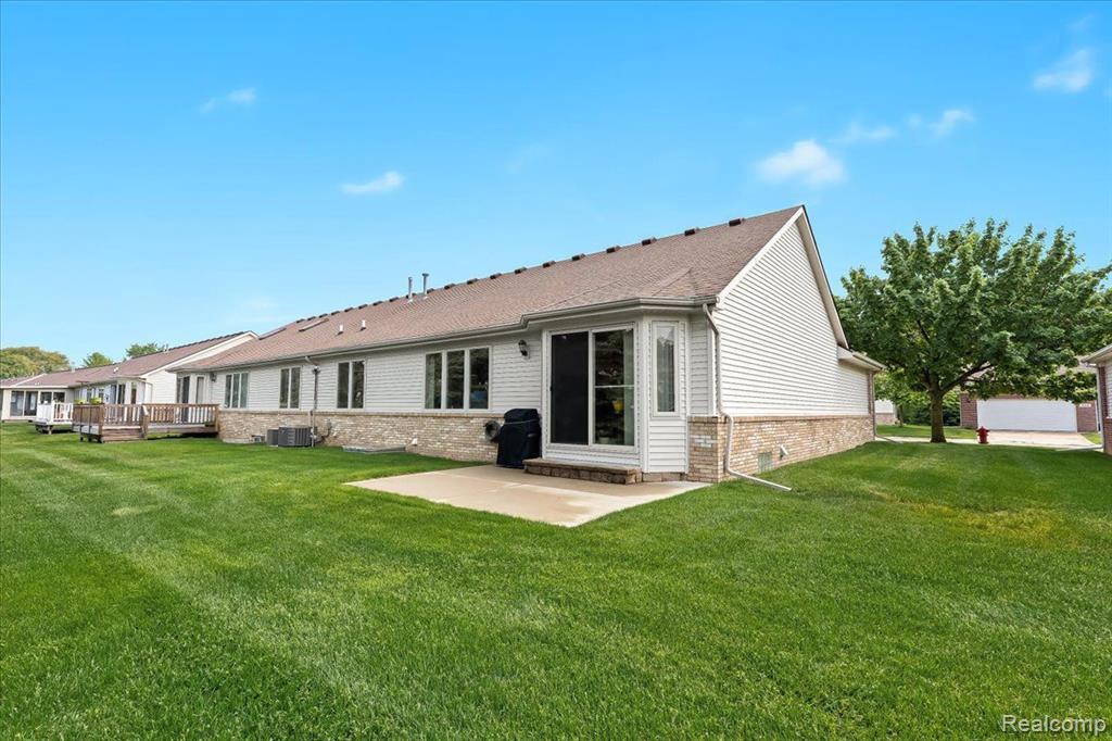 589 SNOWBIRD Circle E, St. Clair, MI 48079 — Photo 2