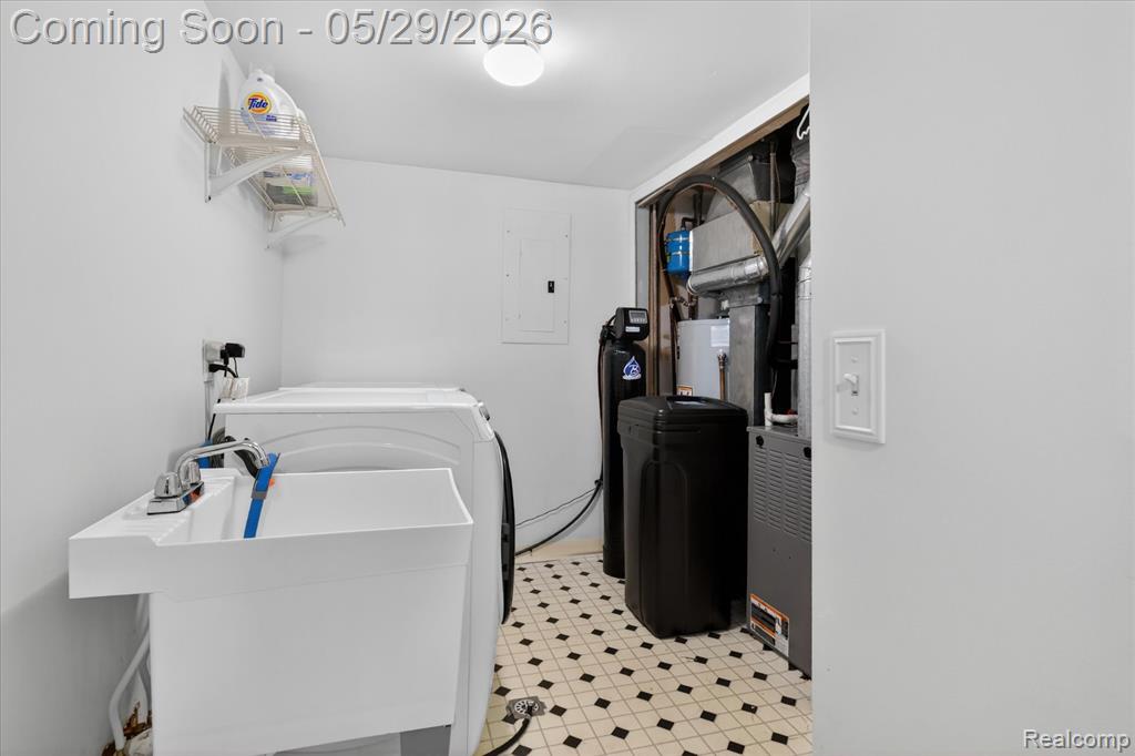 349 Princeton Drive, South Lyon, MI 48178 — Photo 27