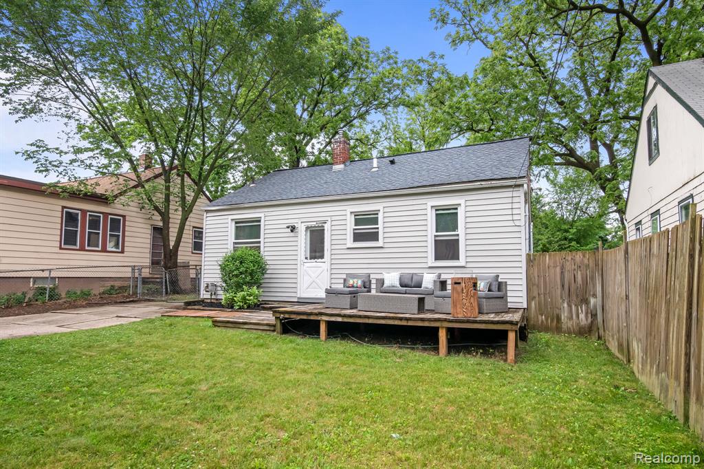 94 S Tilden Avenue, Waterford, MI 48328 — Photo 18