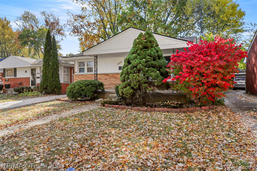 20602 Kenmore Avenue, Harper Woods, MI 48225 — Photo 2