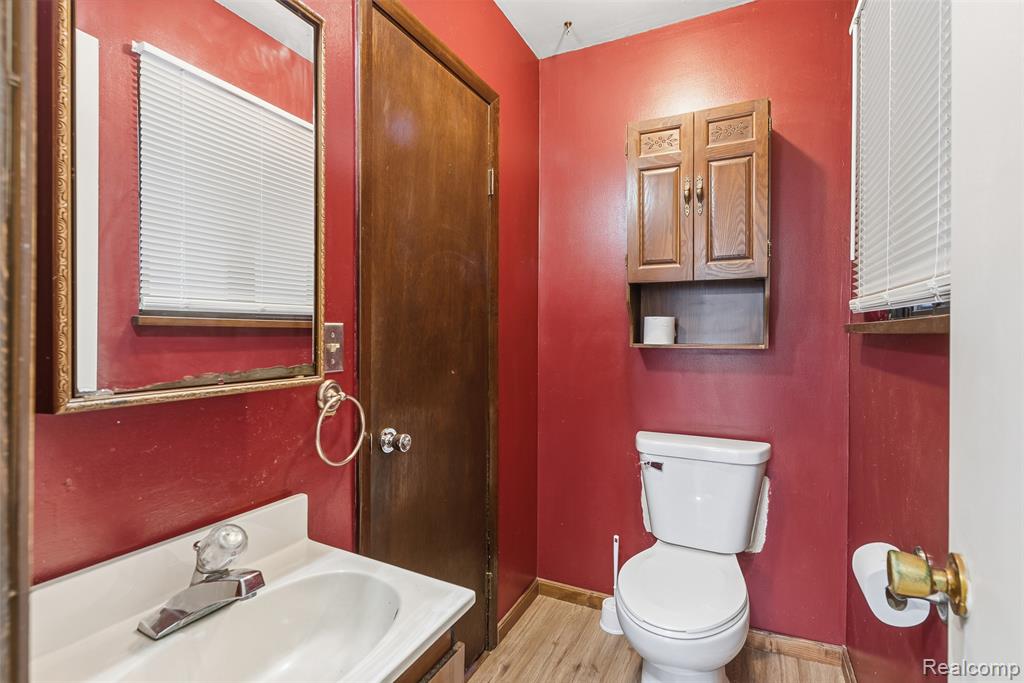 5037 W Court Street, Flint, MI 48532 — Photo 11