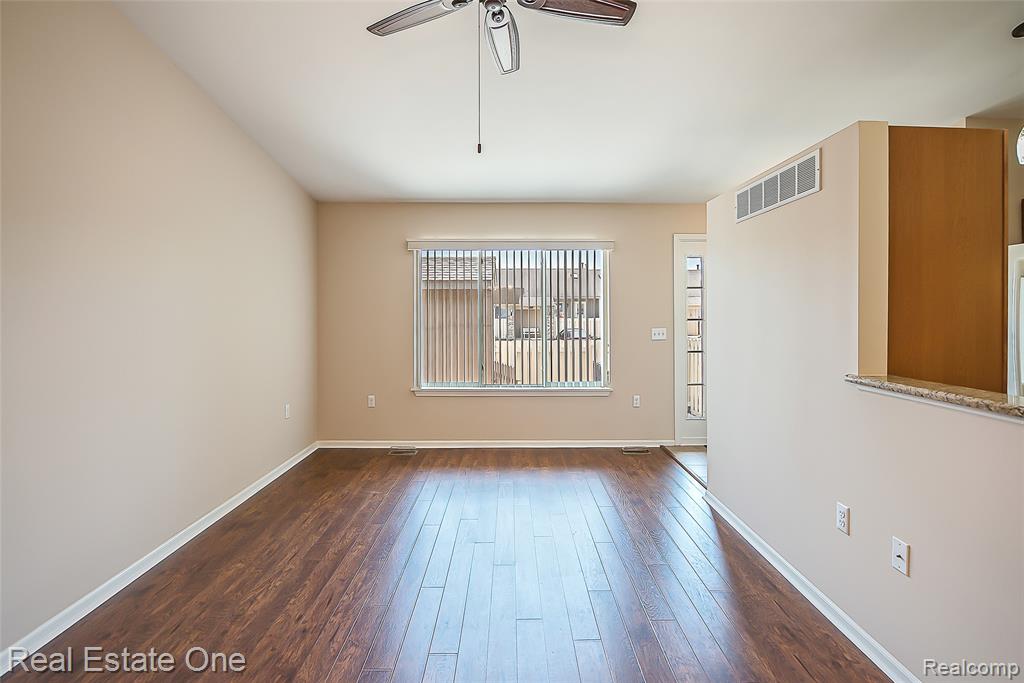 61726 VALLEY FORGE, South Lyon, MI 48178 — Photo 13