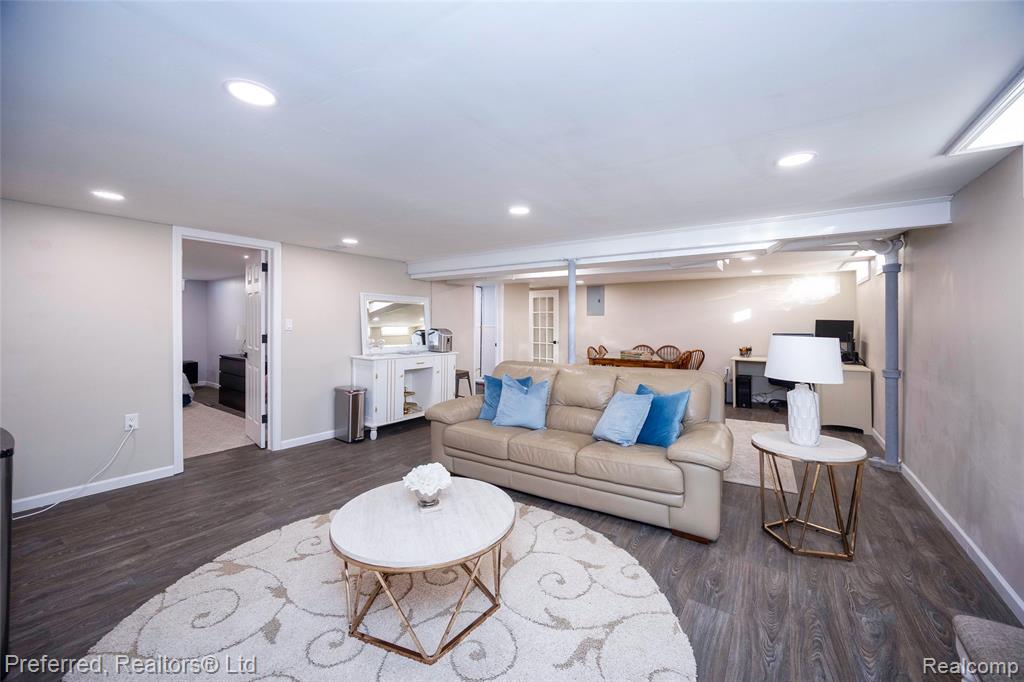 8516 N Hubbard Street, Westland, MI — Photo 18