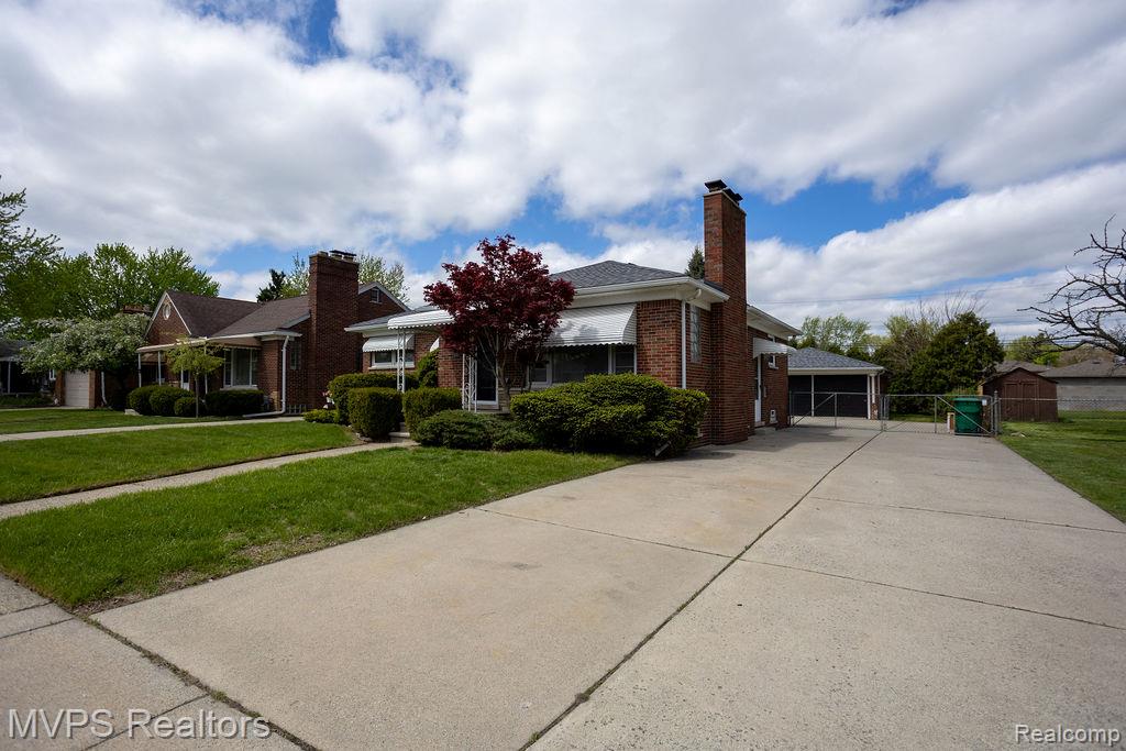 16133 Bell Avenue, Eastpointe, MI 48021 — Photo 2