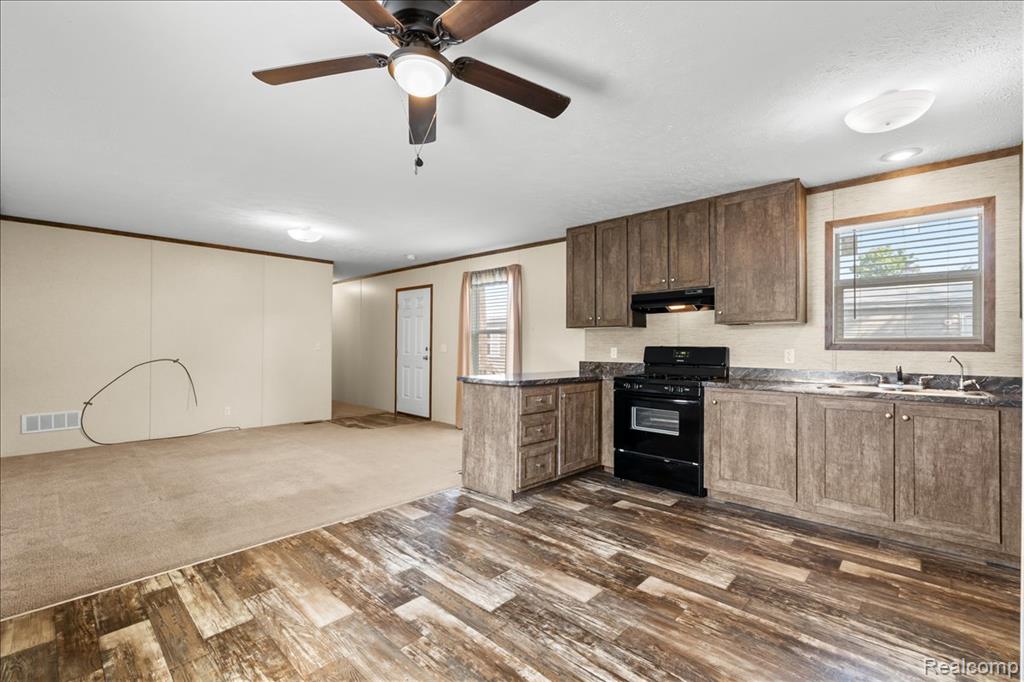 11731 Valerie Lane, Whitmore Lake, MI 48189 — Photo 8